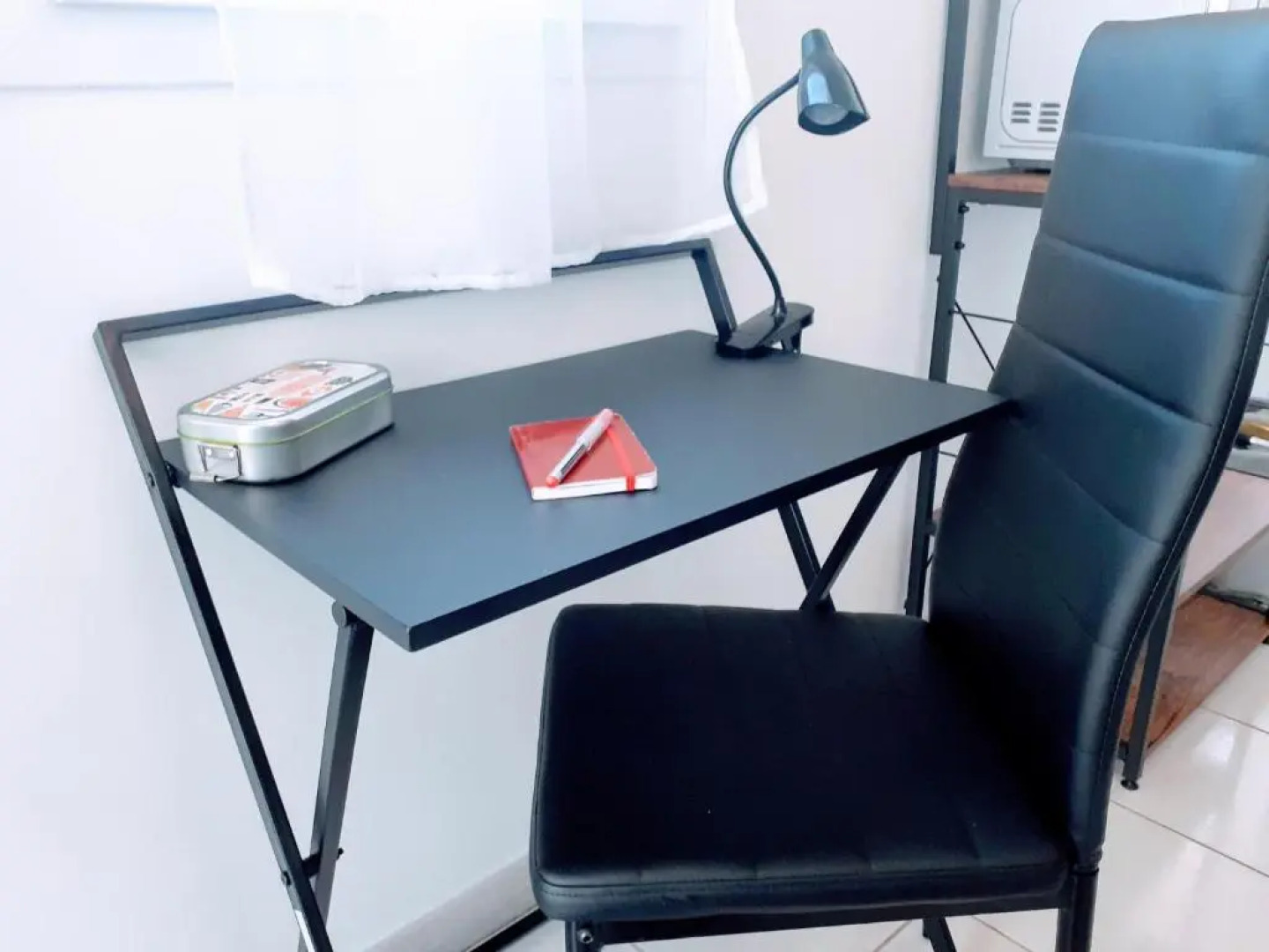Studio 2 étoiles, wifi, proche commerces, A9, transports, plages