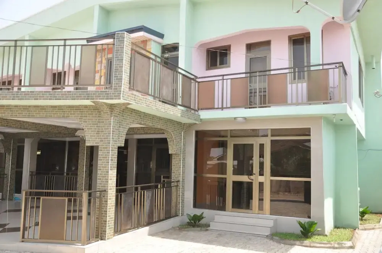 Nana Nkrumah Hotel