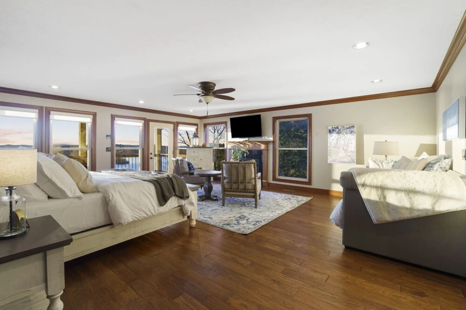 Table Rock Manor at Whitefish Bay