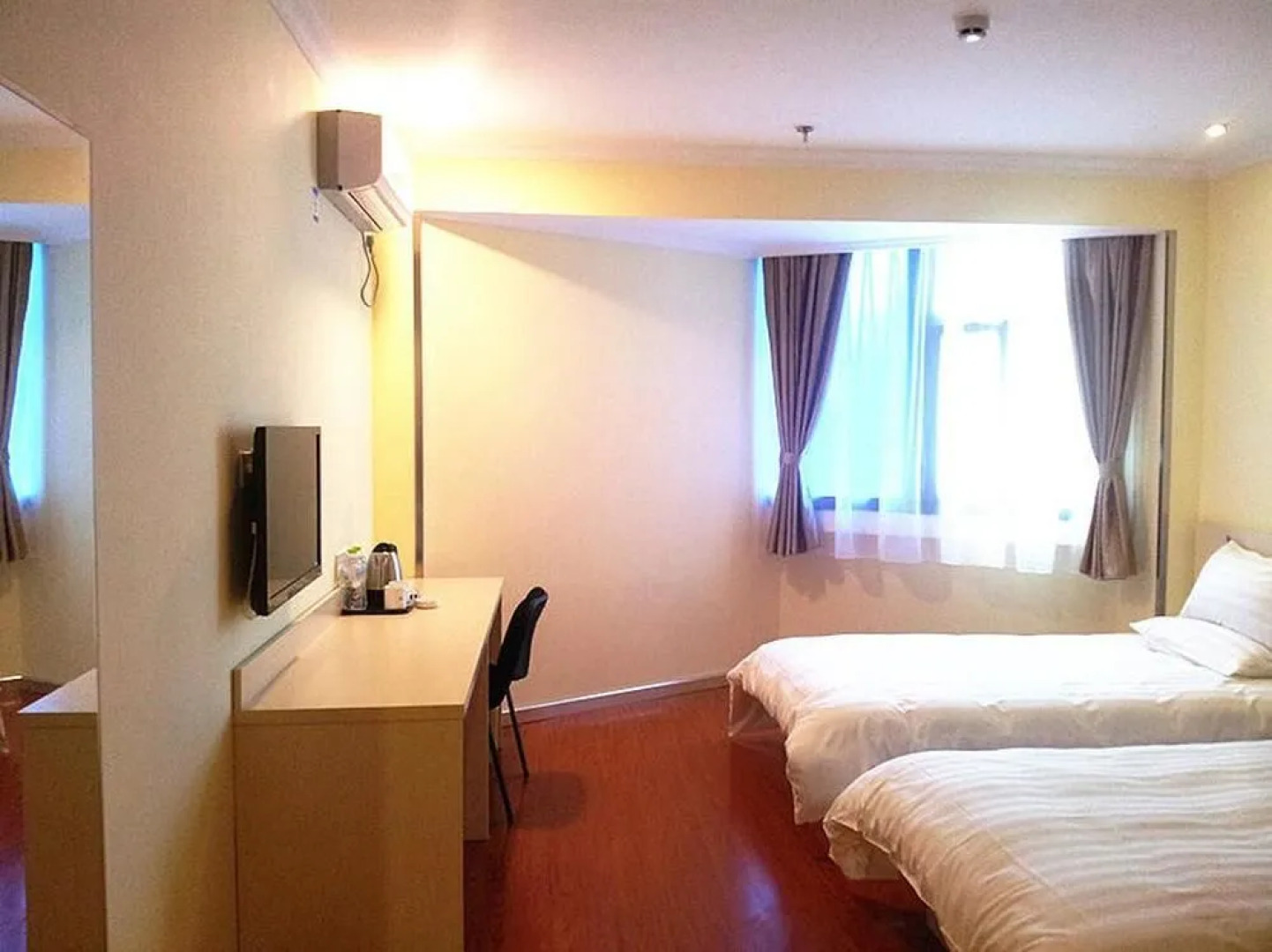 Hanting Express Zigong Wuxing Street Branch