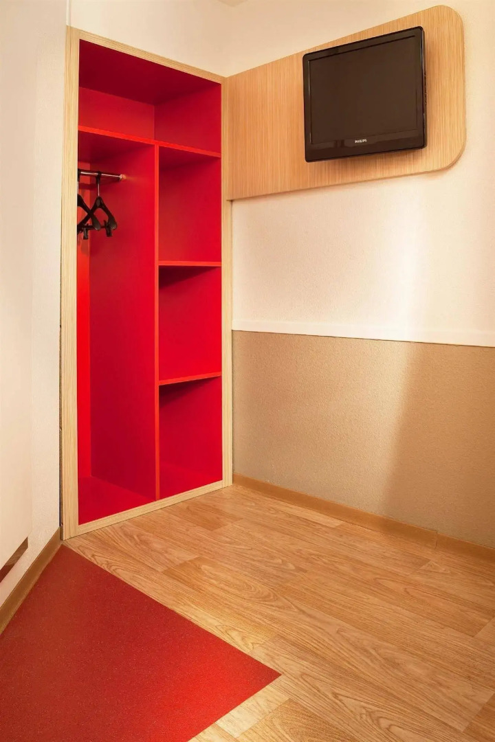 Première Classe Versailles - St Cyr l'Ecole