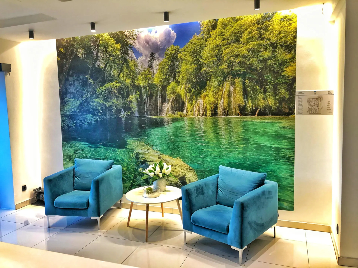 16 Lakes Hotel
