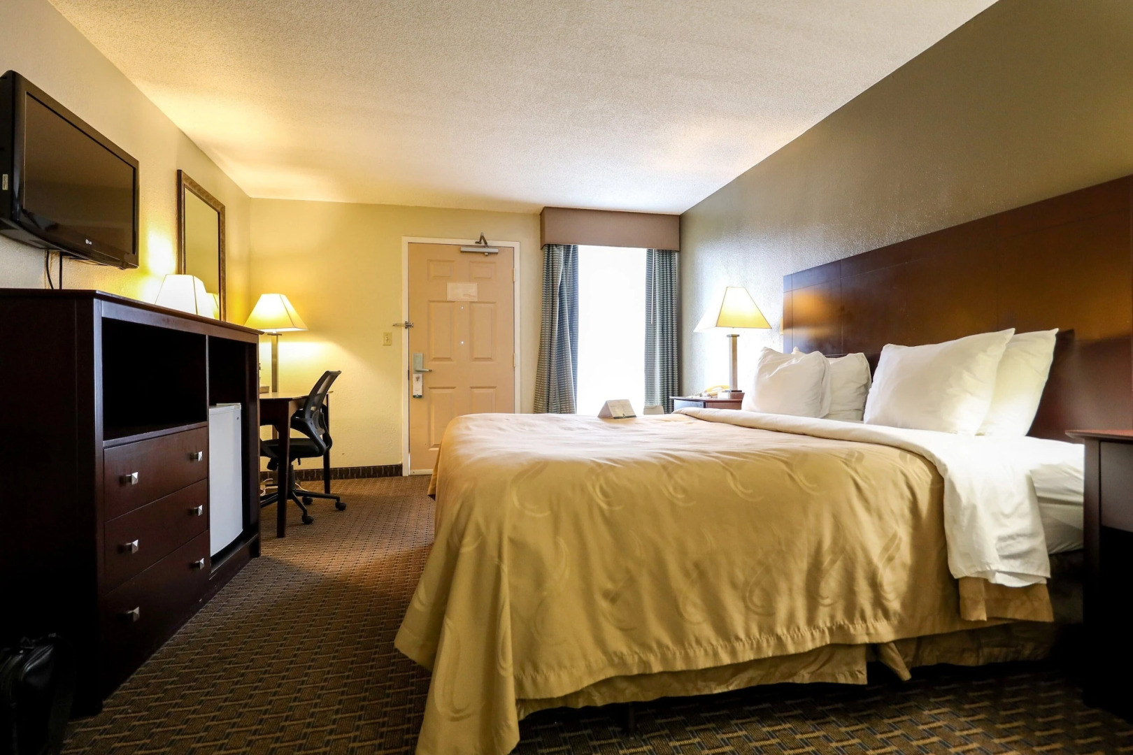 Copley Inn & Suites By OYO Akron OH