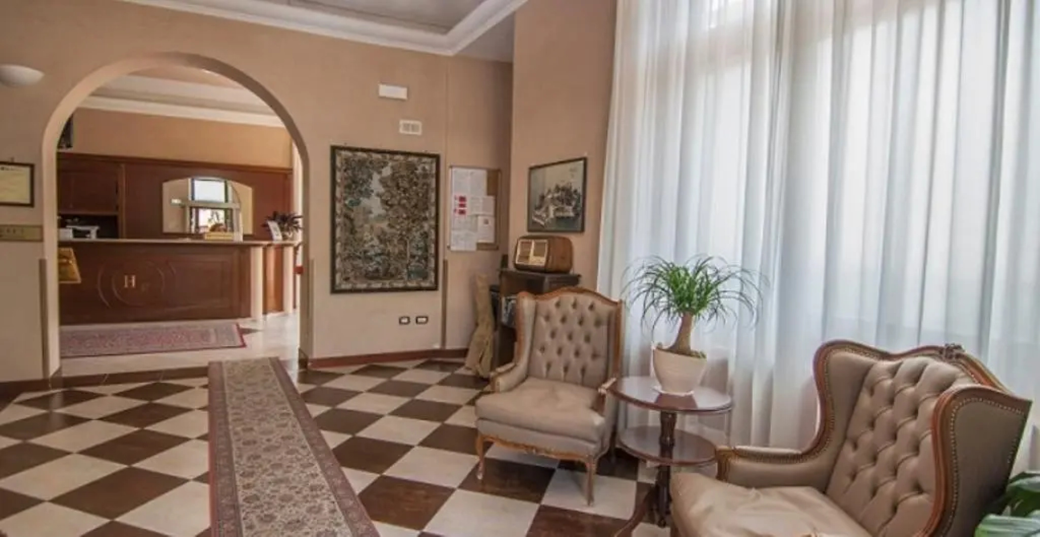 Hotel Flora