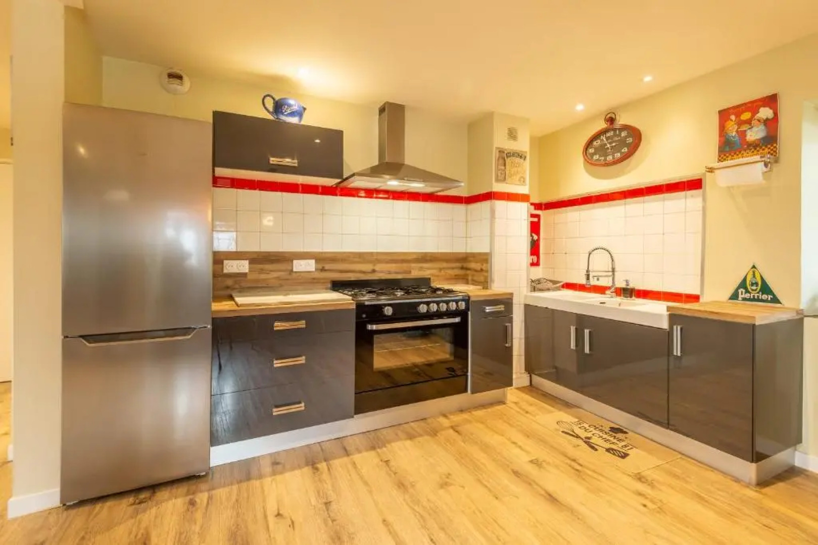 Spacious apartment with two terraces and private parking