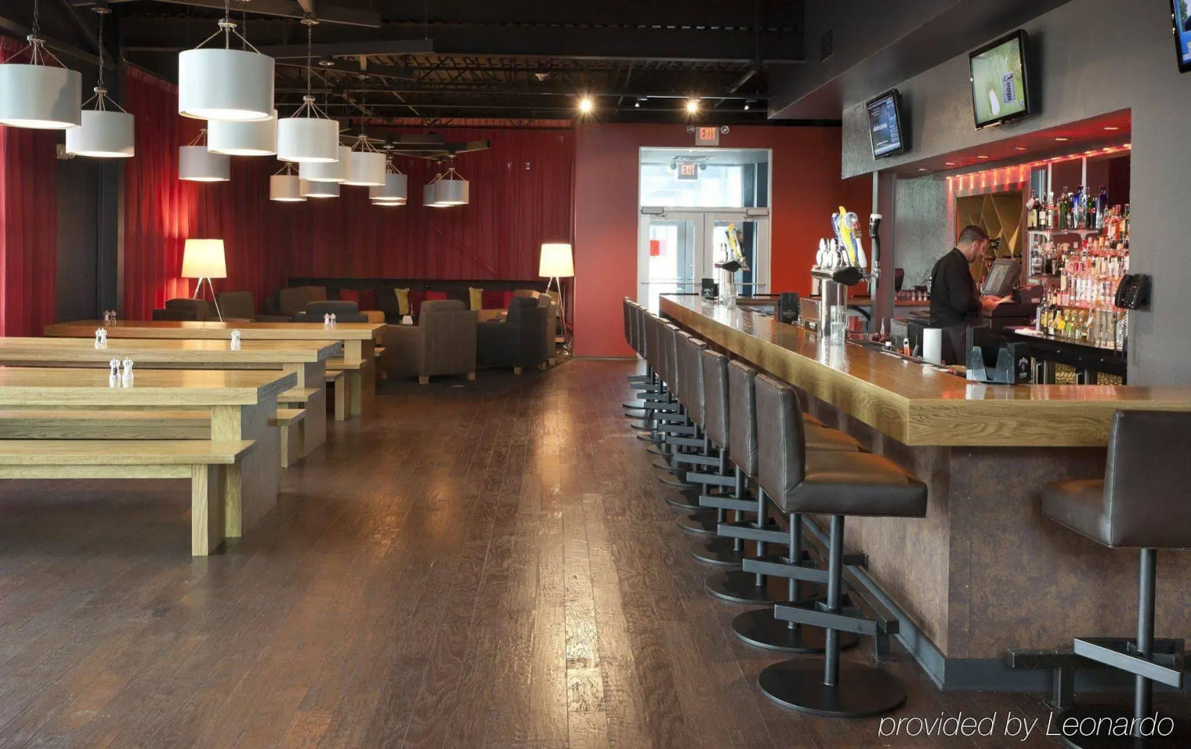 Delta Hotels by Marriott Milwaukee Northwest