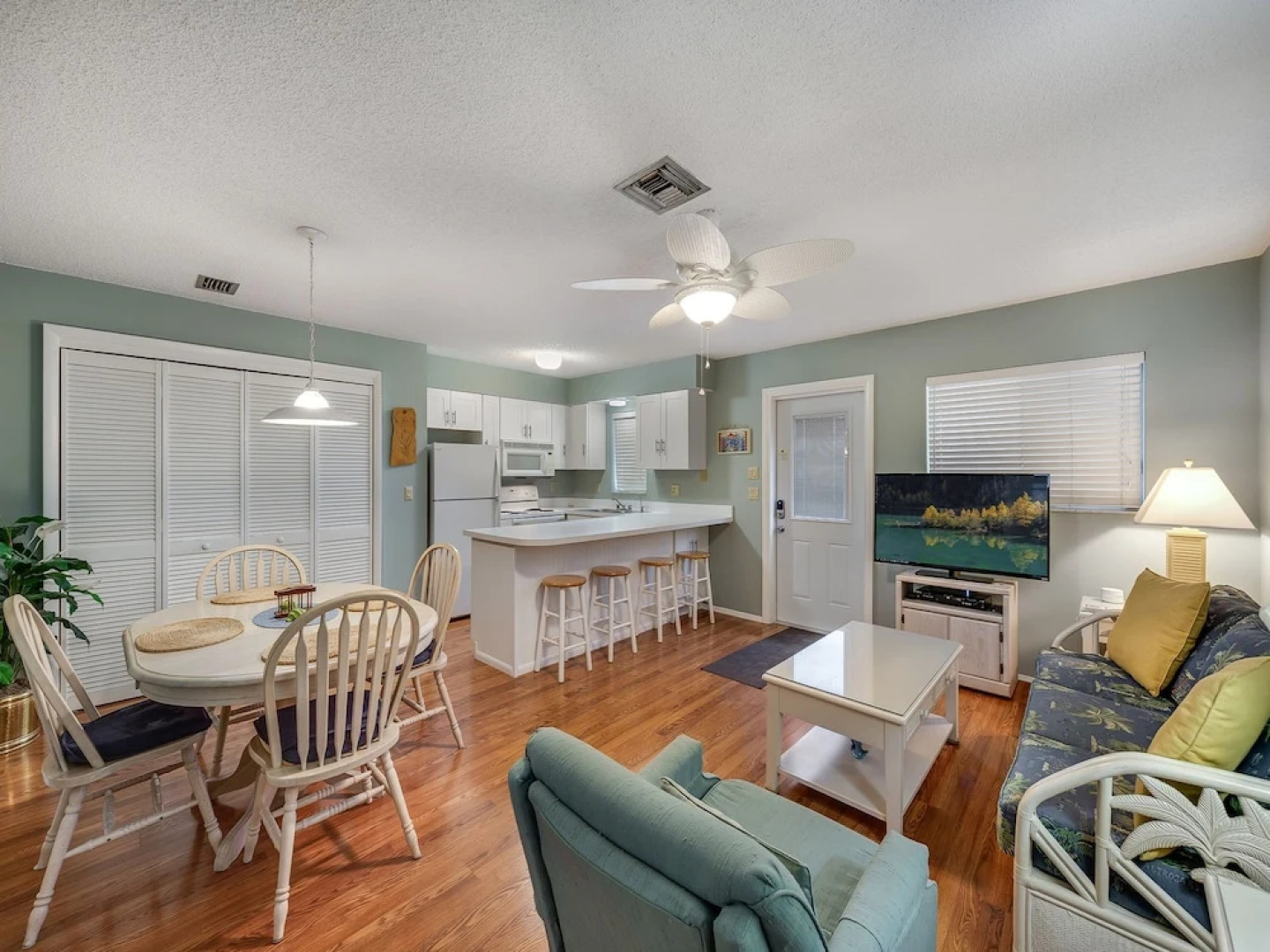 Sea Horse Upper Level