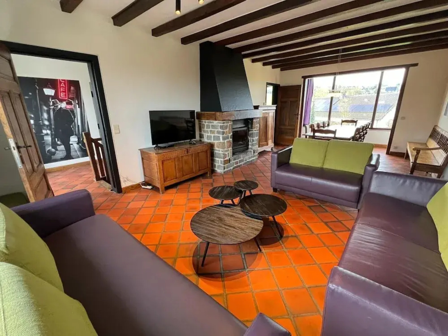 House in Noiseux With Bubble Bath & Garden