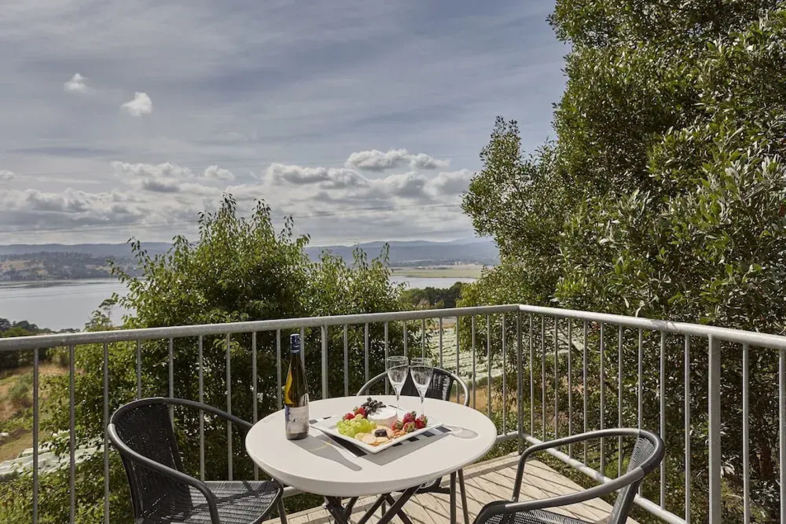 Rosevears Vineyard Retreat