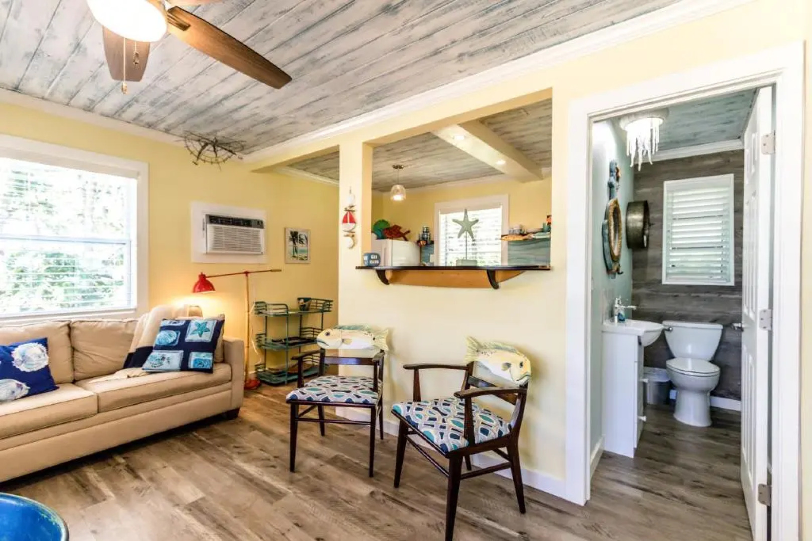 Island View Cottages