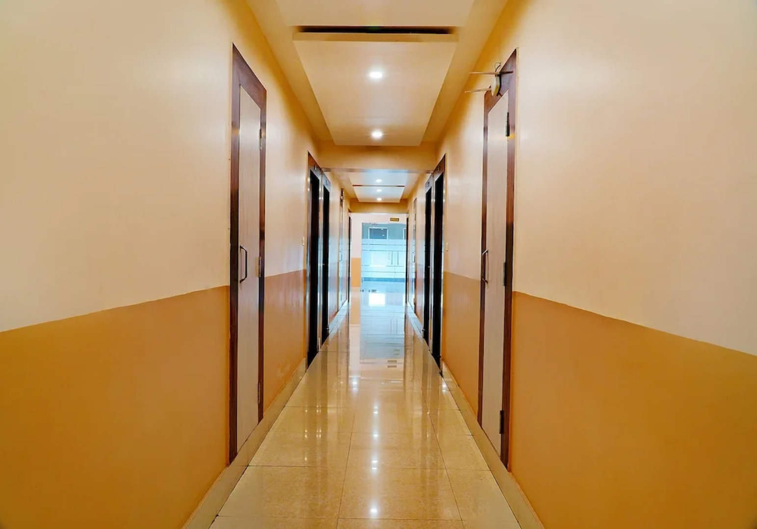 Fabhotel Kanchan Plaza