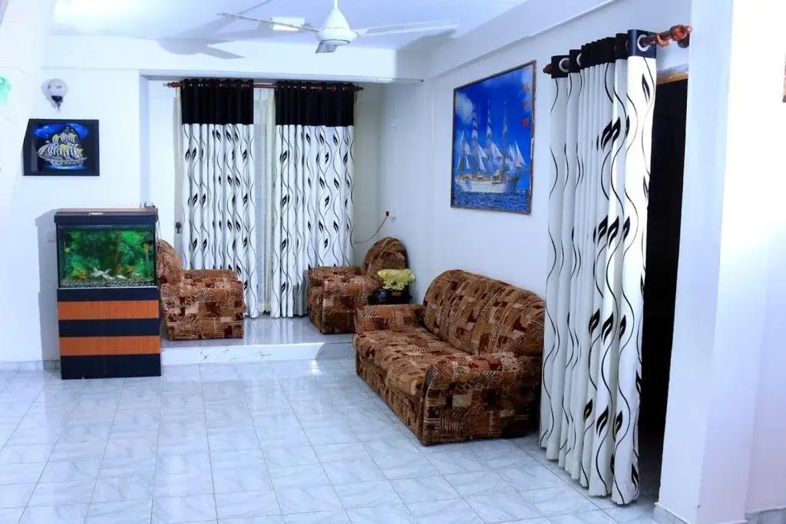 Gandhi Guest House & White Palace