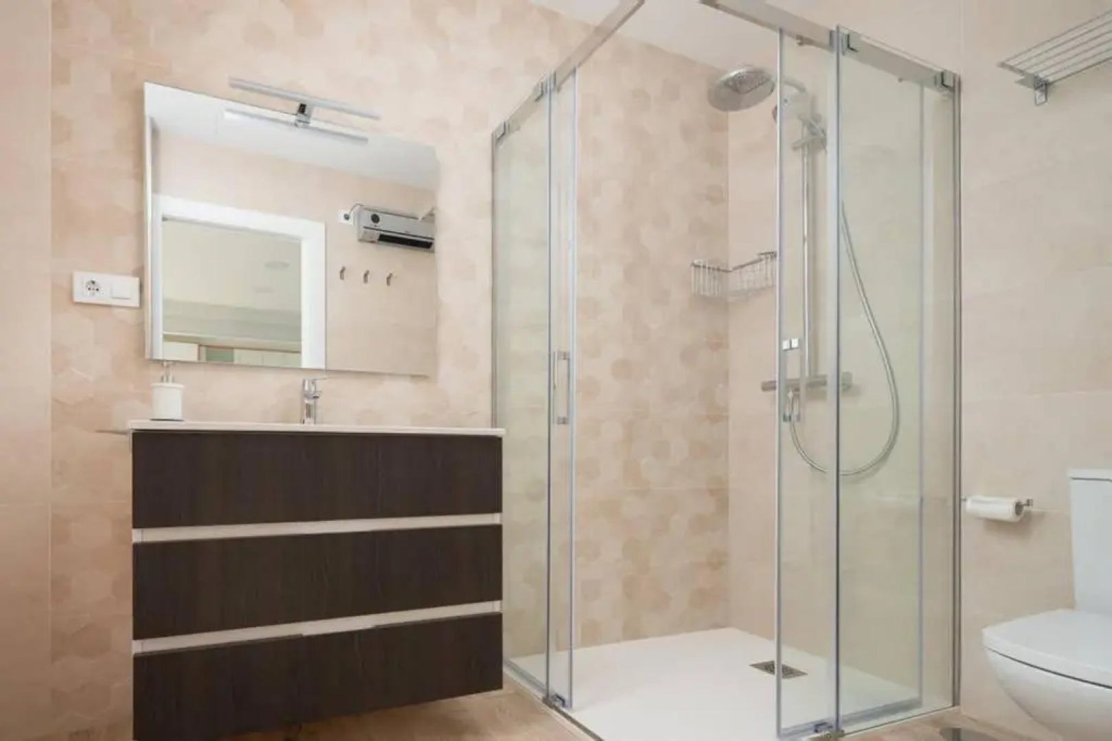 casa en corme encima del mar