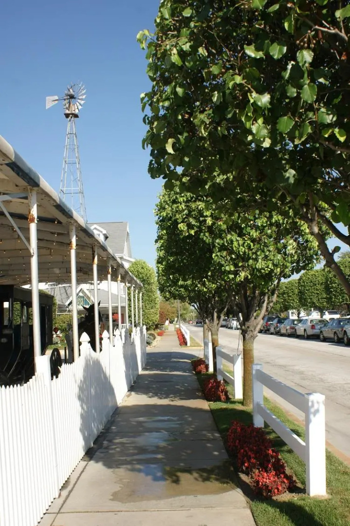 Best Western Plus Howe Inn