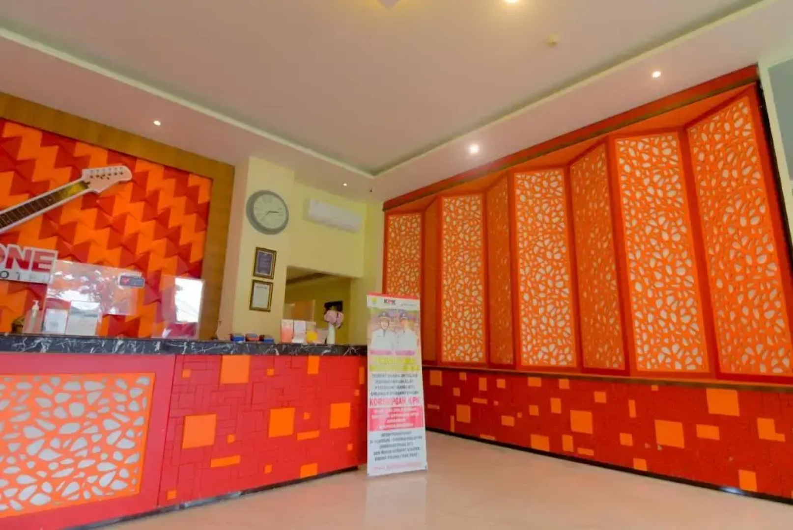 Front One Hotel Purwodadi