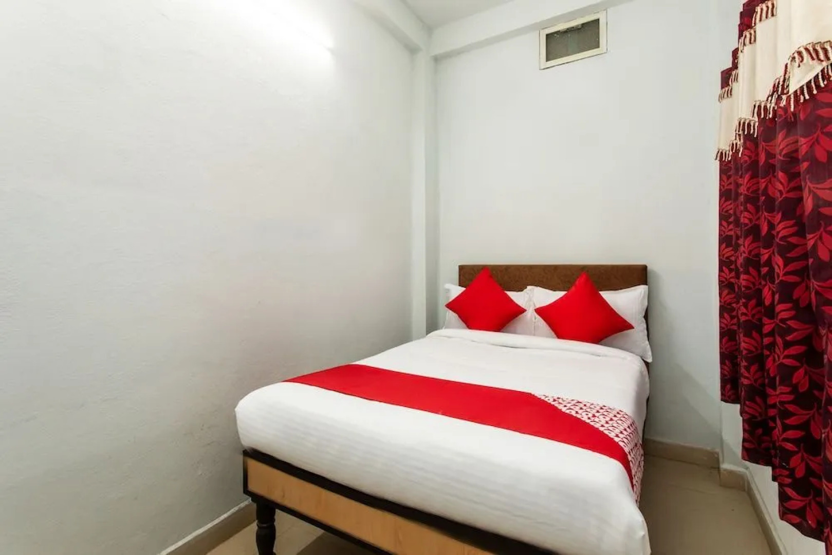 Oyo 28472 Hotel Shree Palace