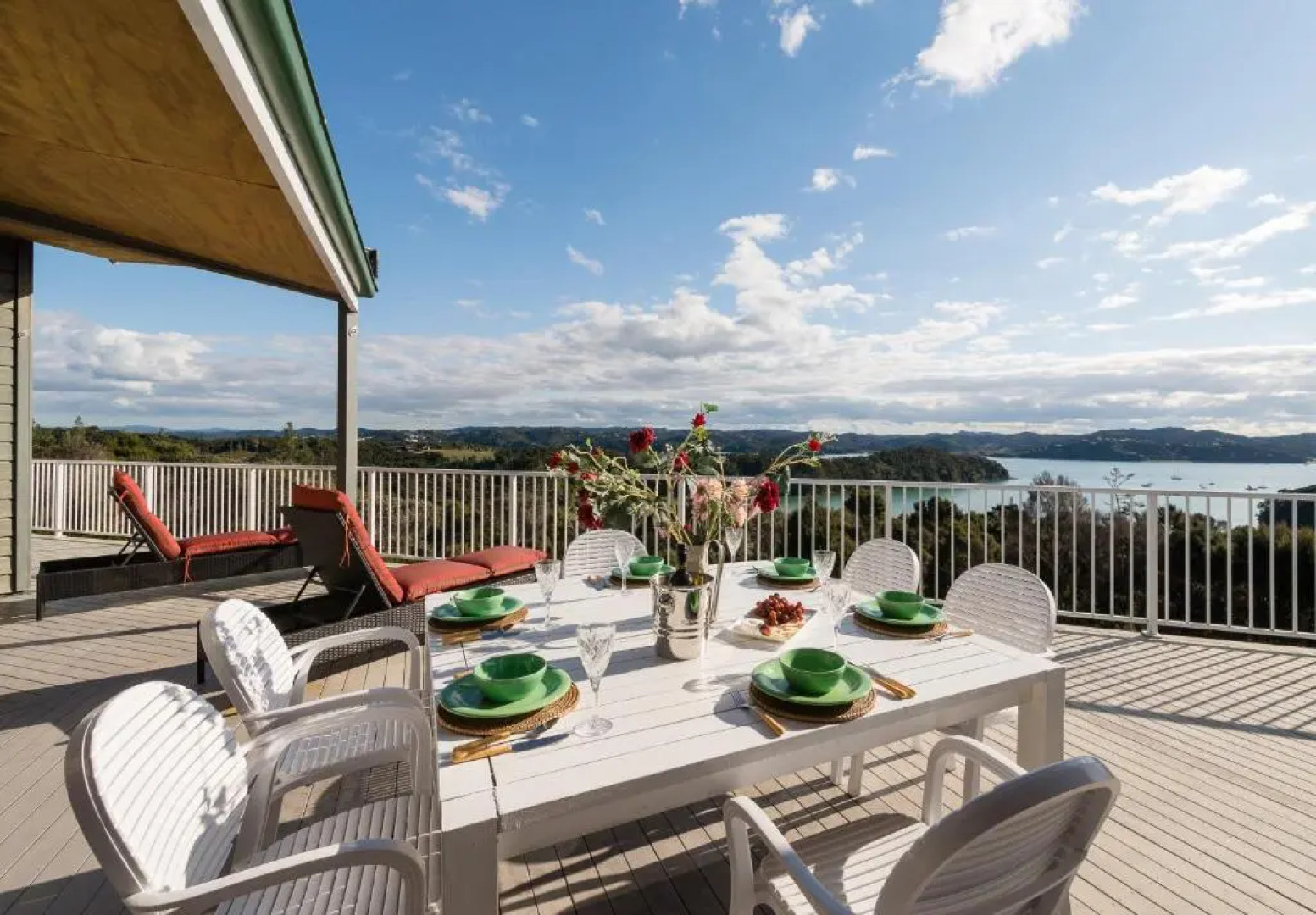 Veronica House - Russell Holiday Home