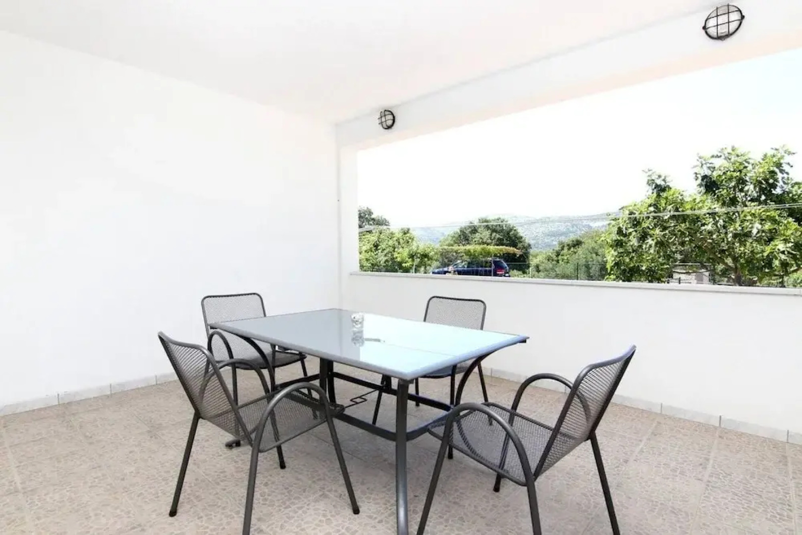 Lovely 2-bedroom Apartment in Poljica