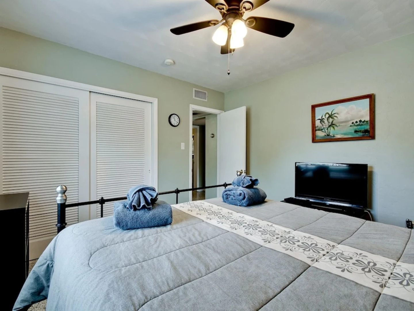 Venice Harbor 604 by Vtrips