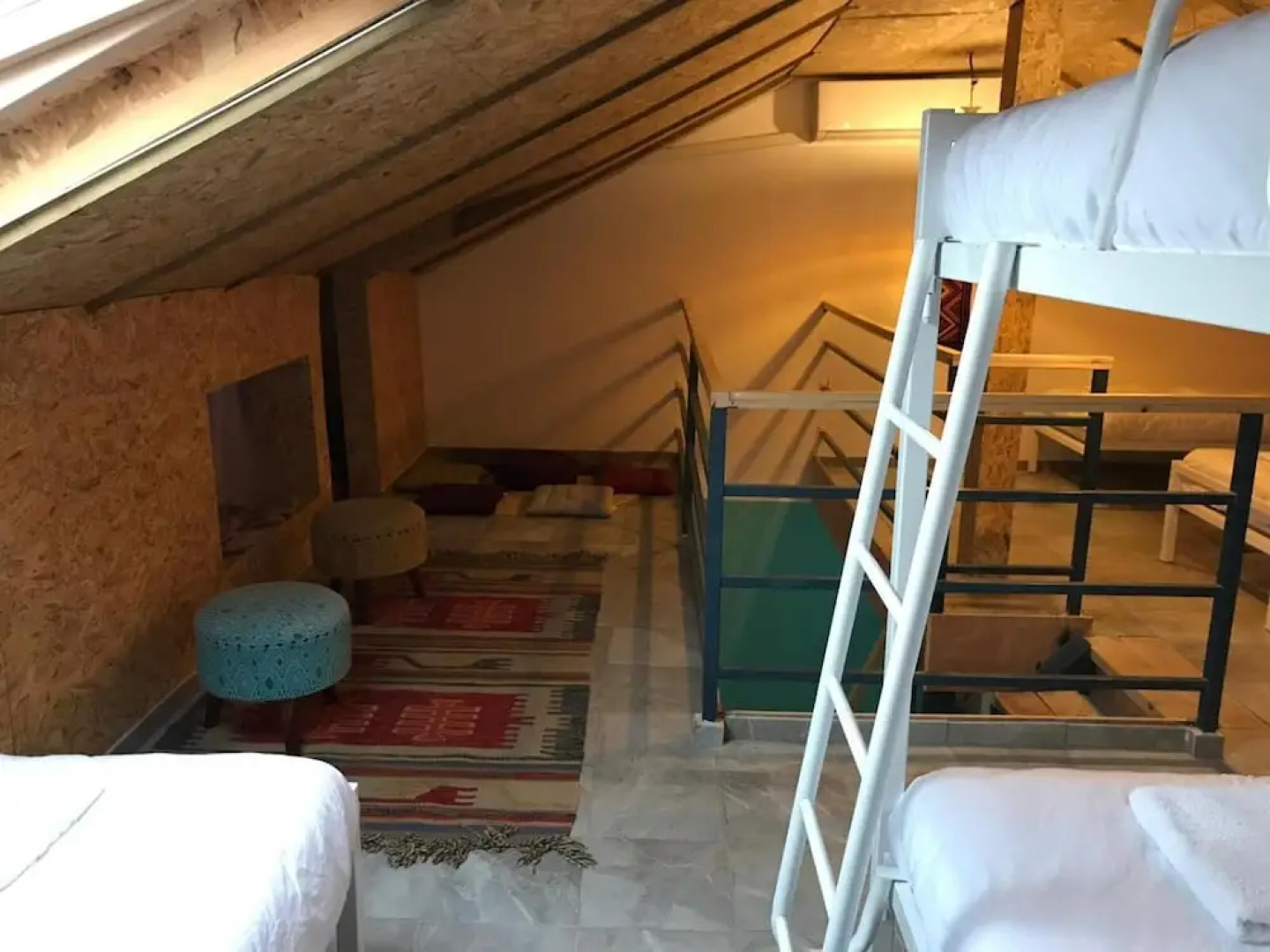 The White Hill Guest House - Hostel