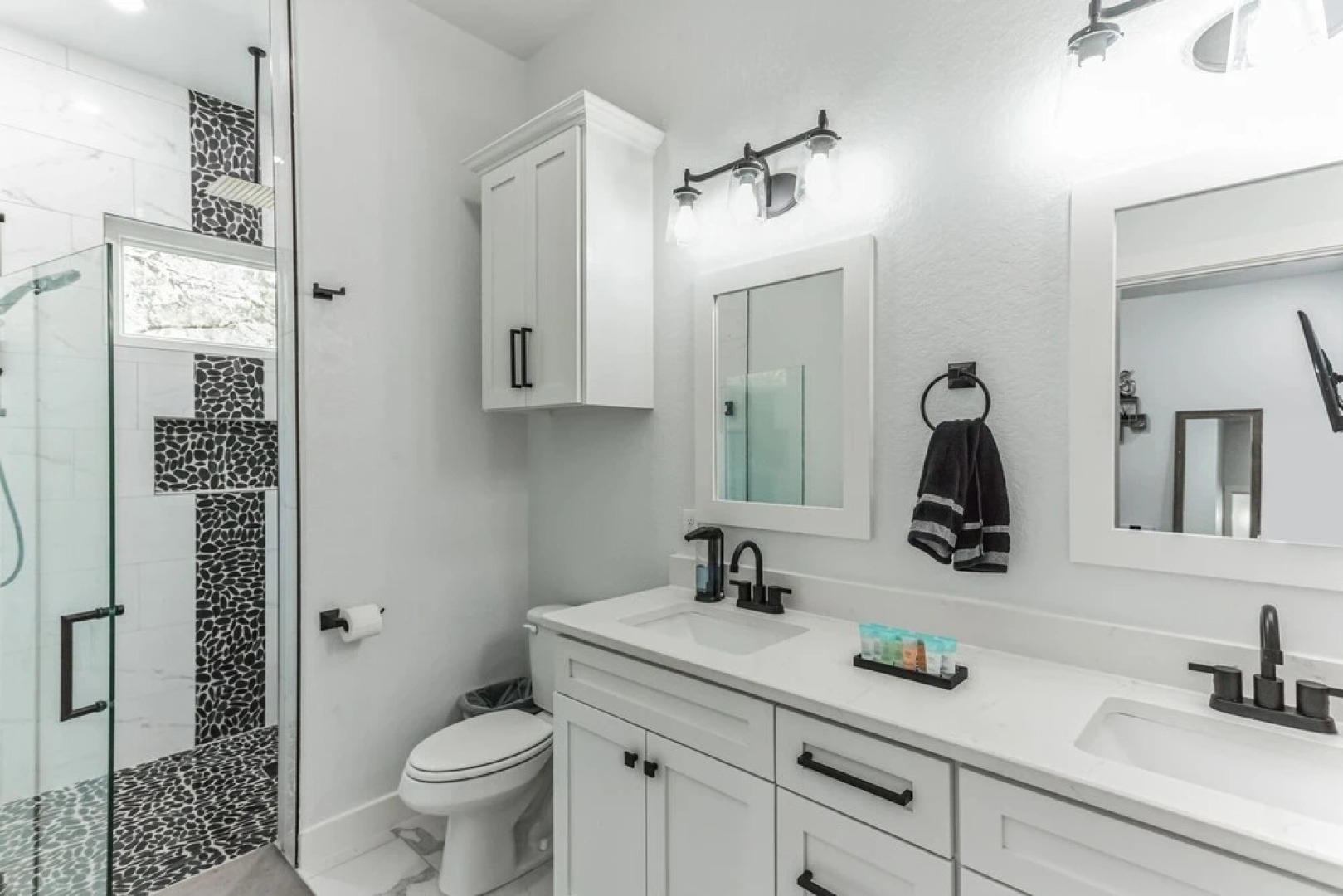 Tranquil Oasis Near Canyon Lake 3 Bedroom Home by RedAwning