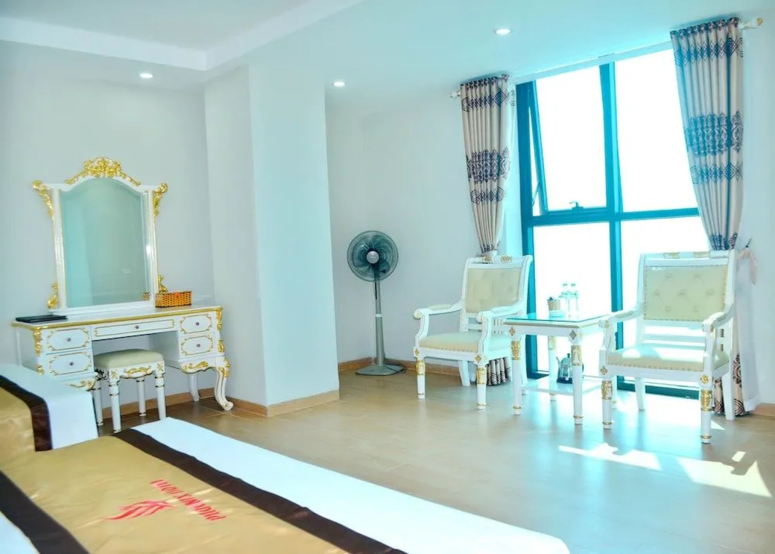 Phoenix Hotel 2