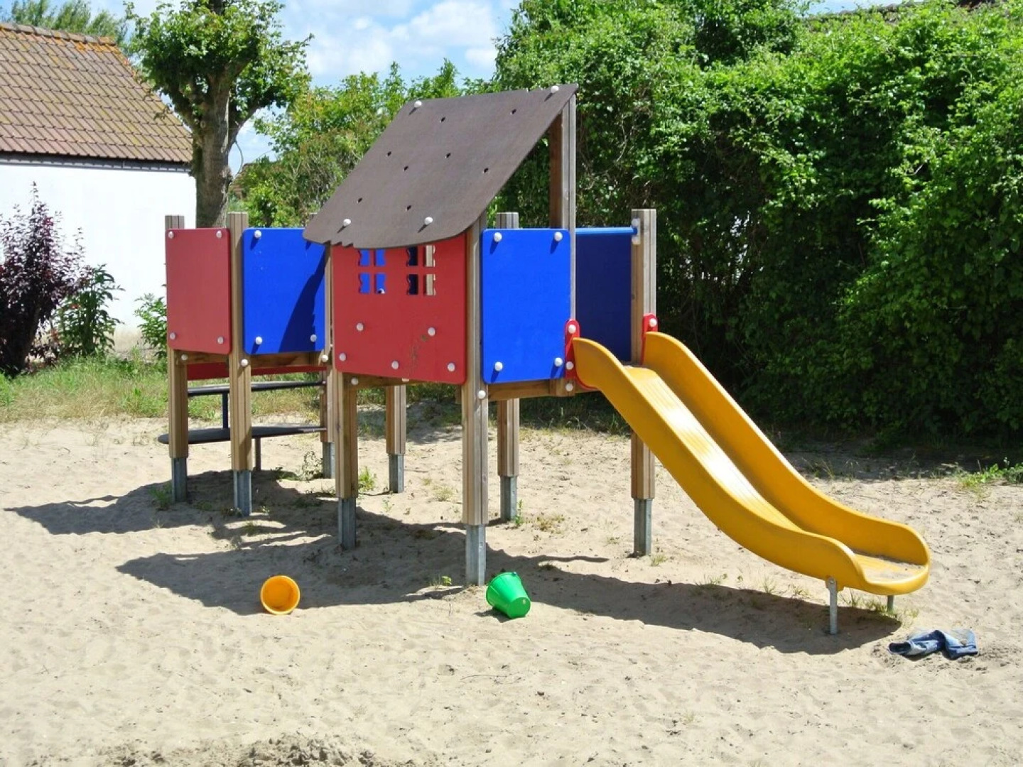Tidy Cottage With Terrace, not far From De Panne
