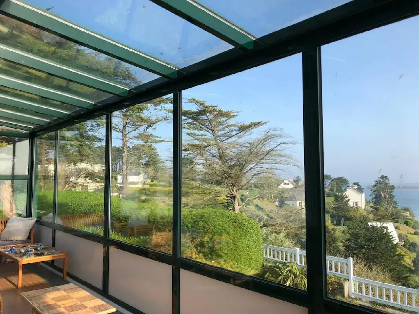 Superb sea View / Private Beach Access