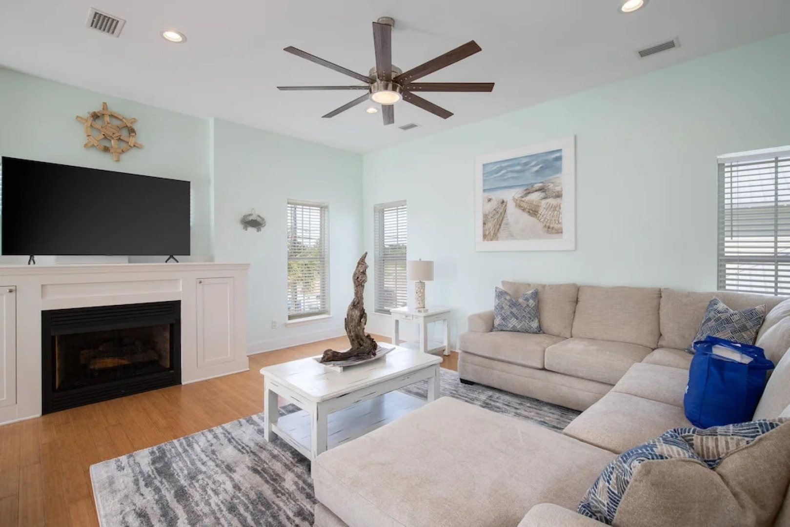 621 Lyndell Ln Unit B Aqua House