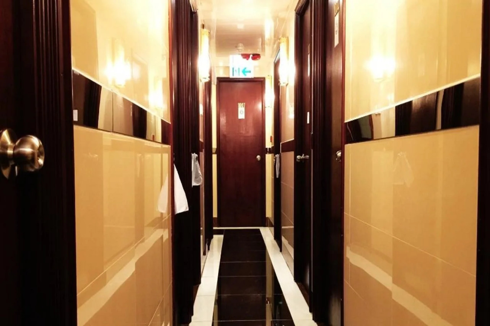 Day And Night Hotel - Hostel