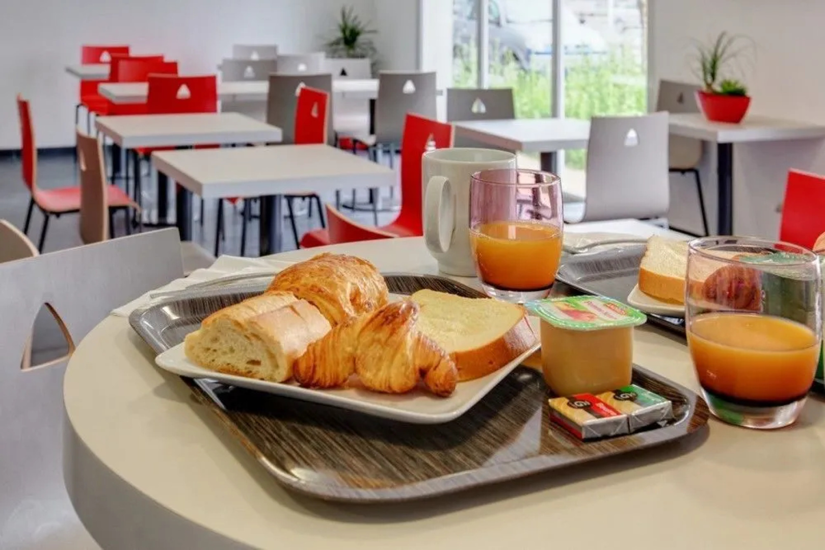 Hotel Akena Romilly