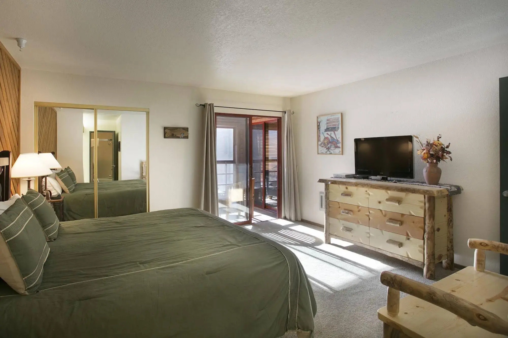 Aspen Creek by 101 Great Escapes