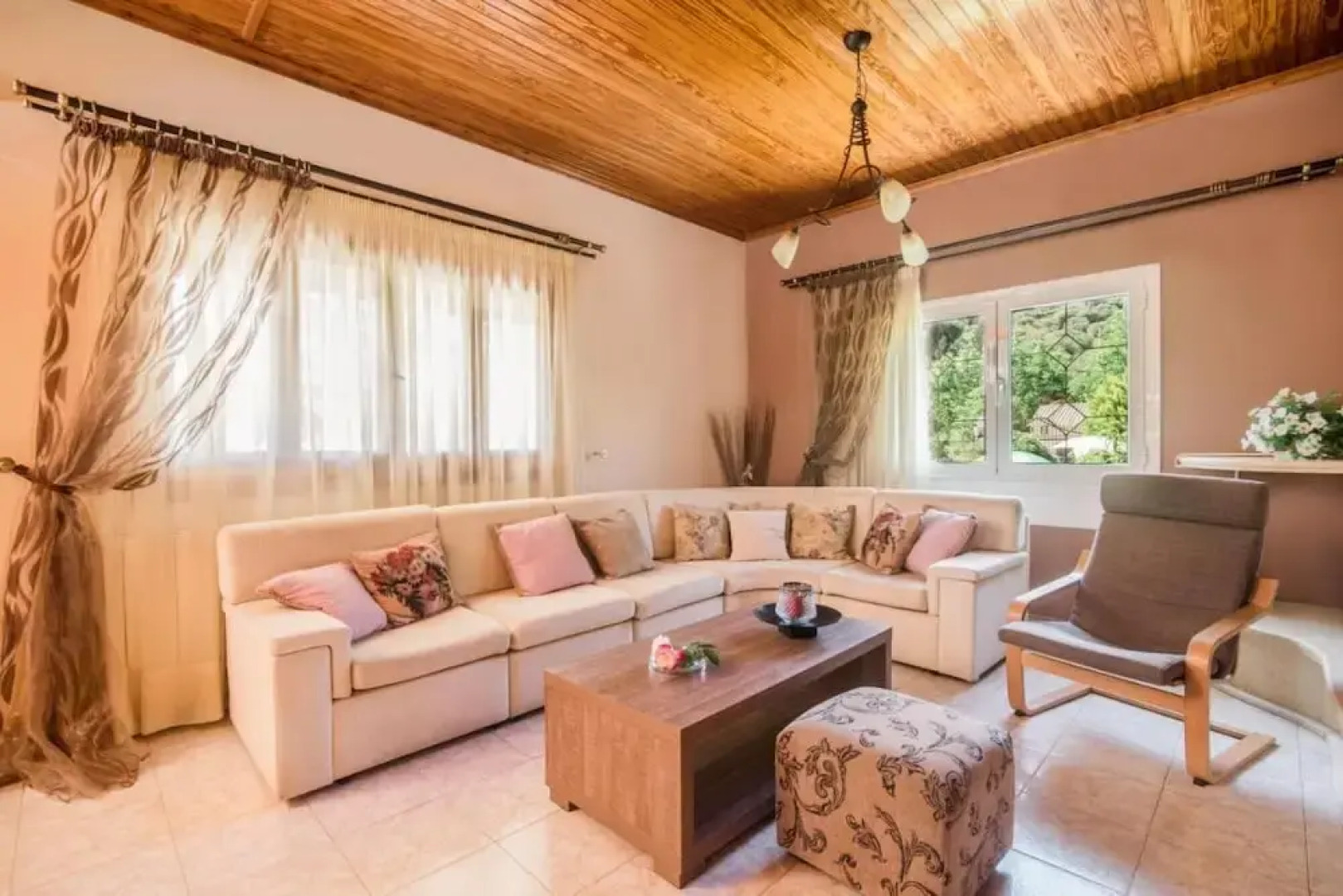 Villa Michael in Kritika