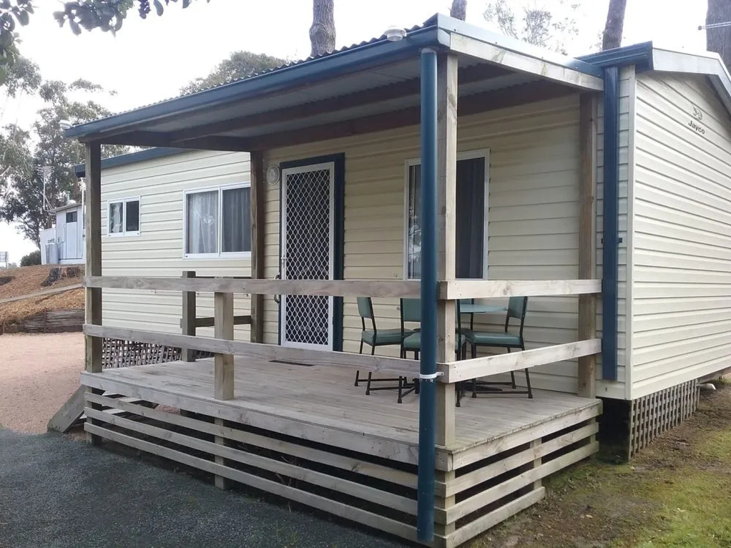Lakes Caravilla Caravan Park