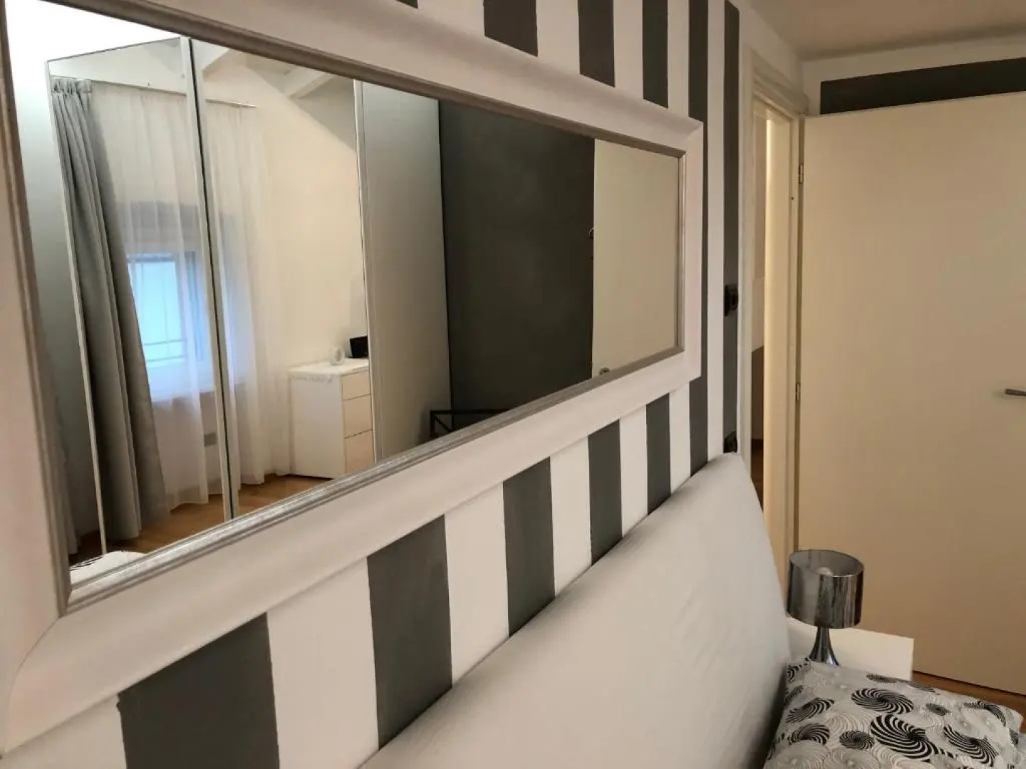 White Residence Apartment