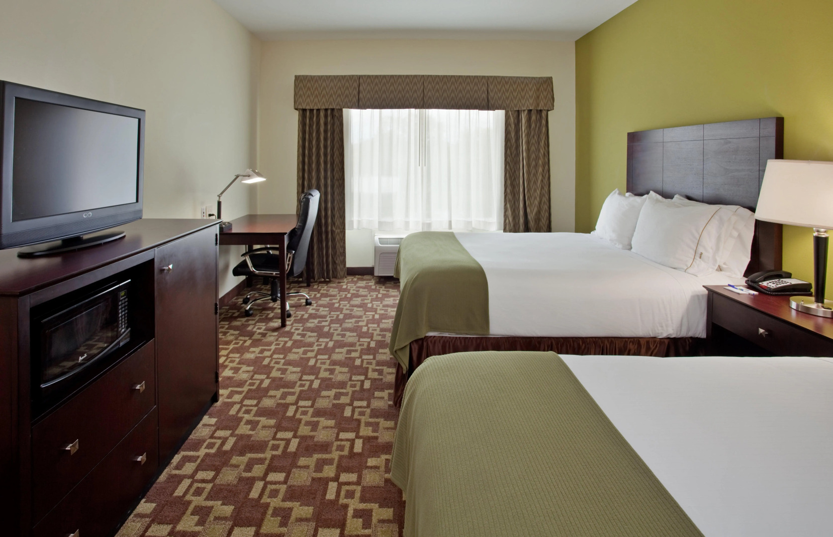Holiday Inn Express Hotel & Stes Kansas City Sports Complex by IHG