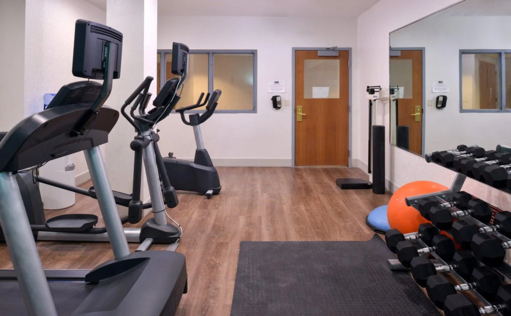 Holiday Inn Express Hotel & Suites Southfield - Detroit