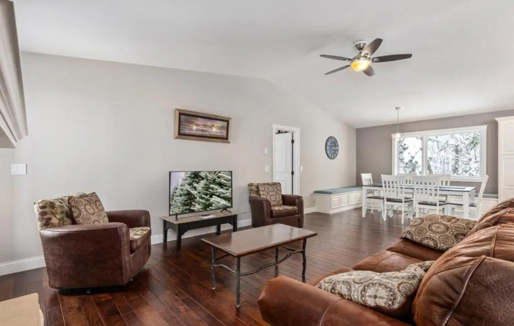 Quarterdeck Resort & Restaurant