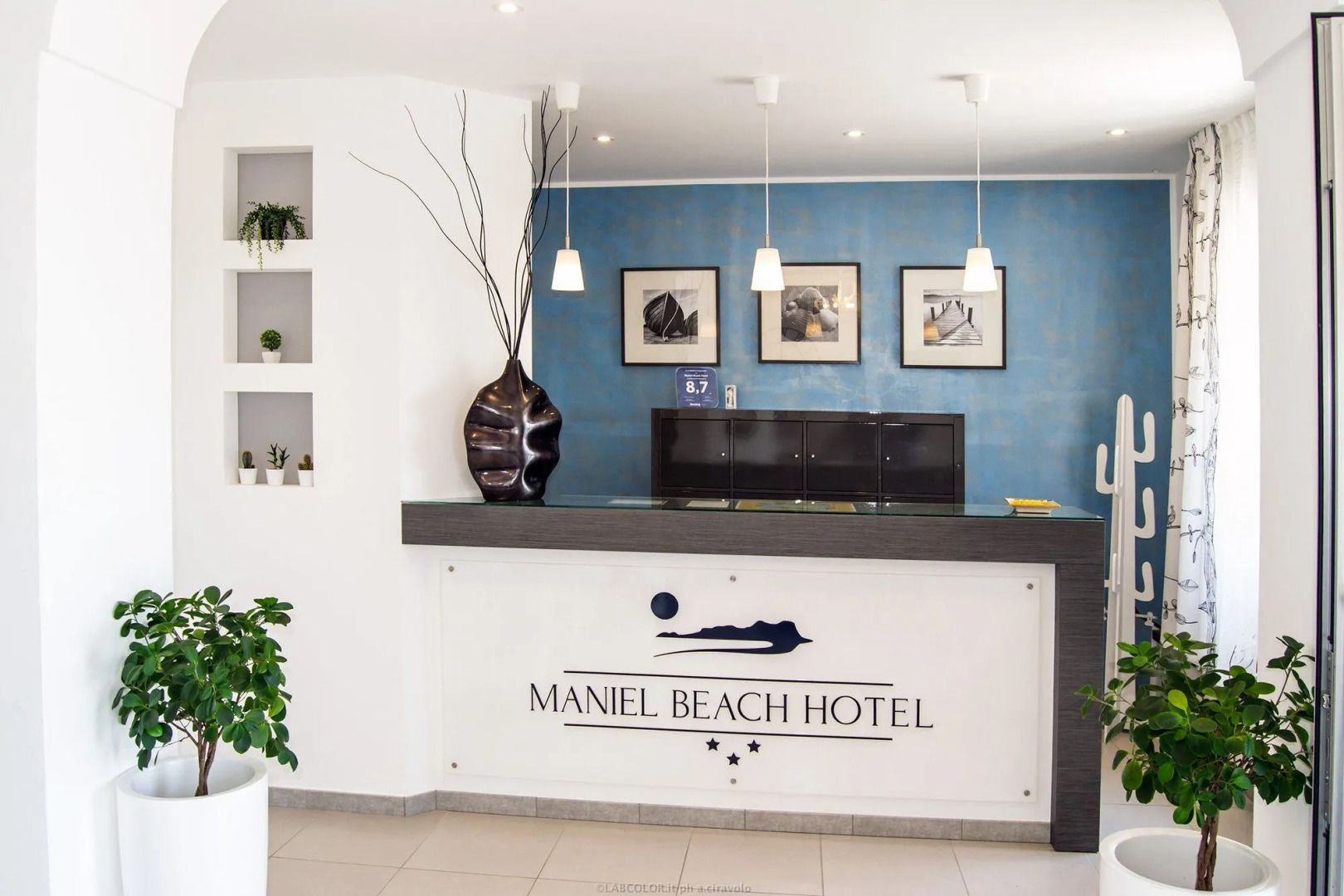 Maniel Beach Hotel