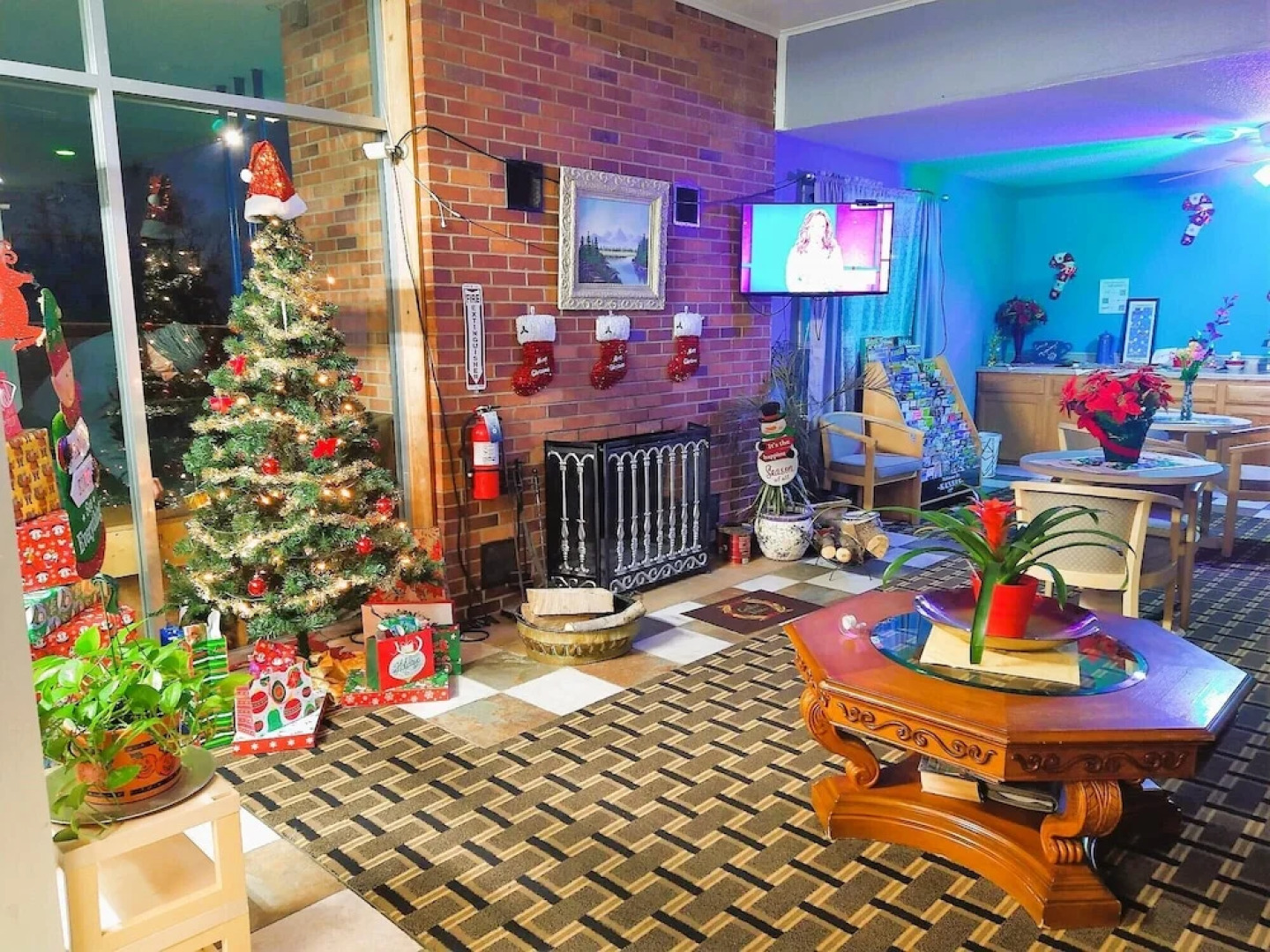 Grand View Plaza Inn & Suites