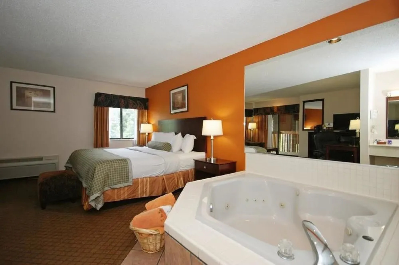 Baymont Inn & Suites Delaware