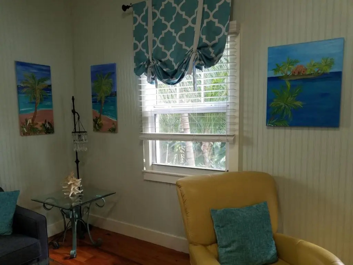 Downtown Whimsical Paradise Pool, Tiki Bar, 2 blocks to Atlantic Ave Delray