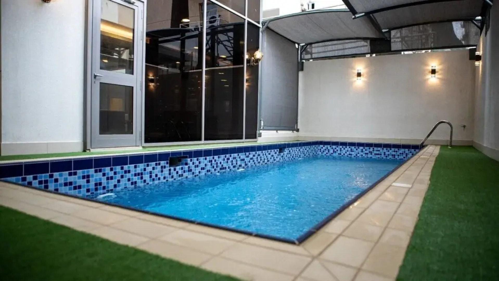 The Gulf Hotel Flats Est