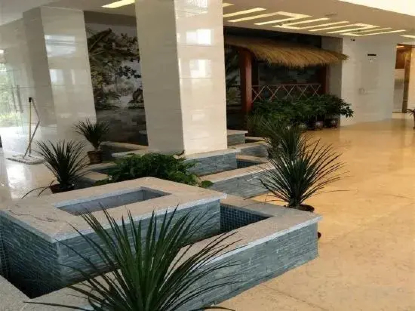 Dong Fang Ying Bin Hotel