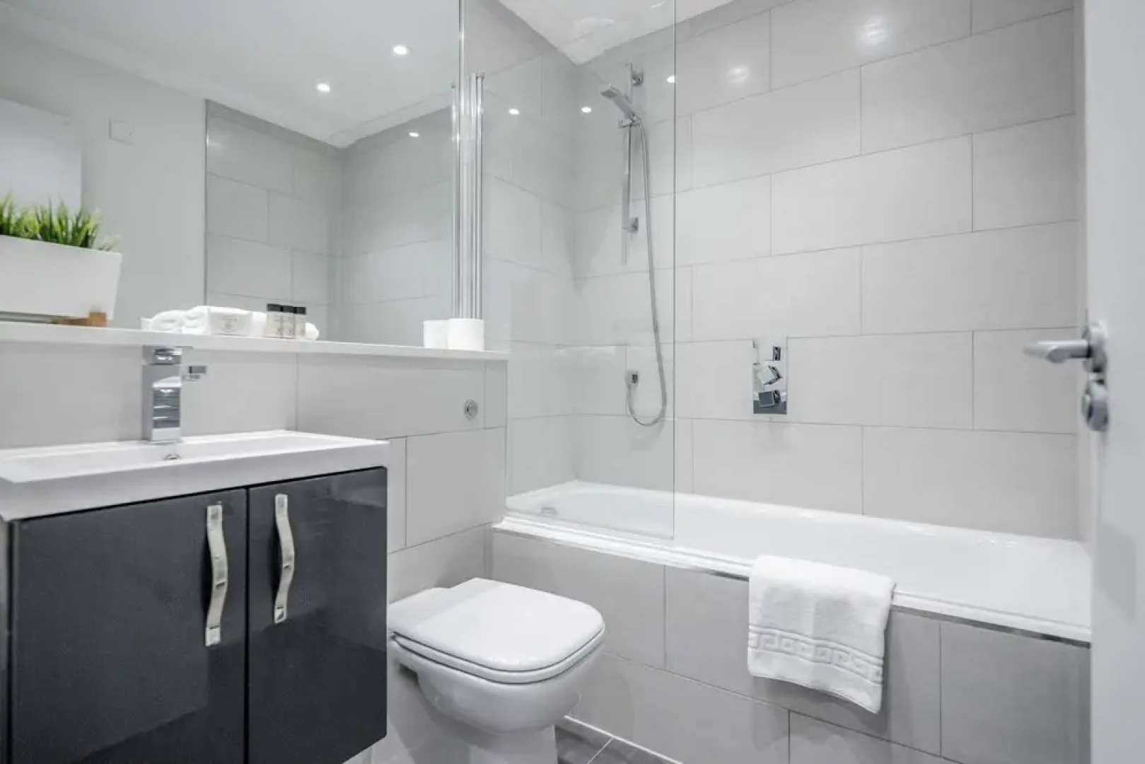 Roomspace Serviced Apartments - River House