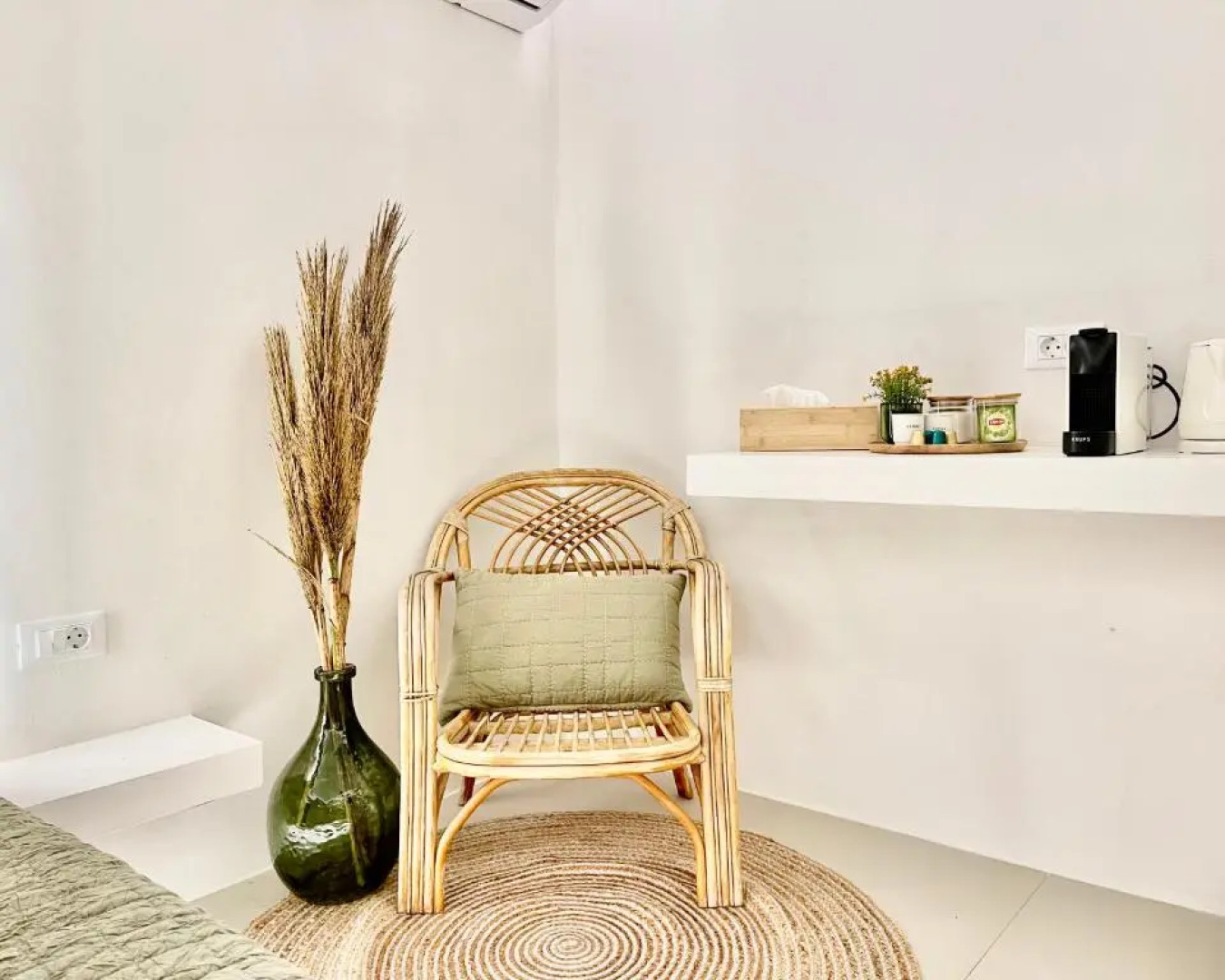 White House Kokas Luxury Apartments