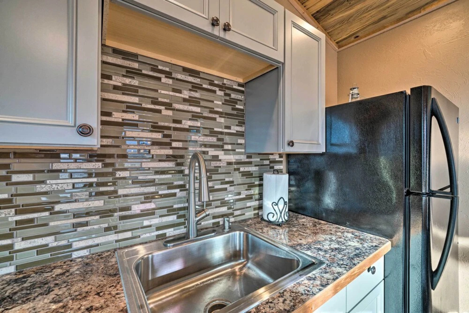 Couples Retreat 1-hour Drive From Yellowstone NP!