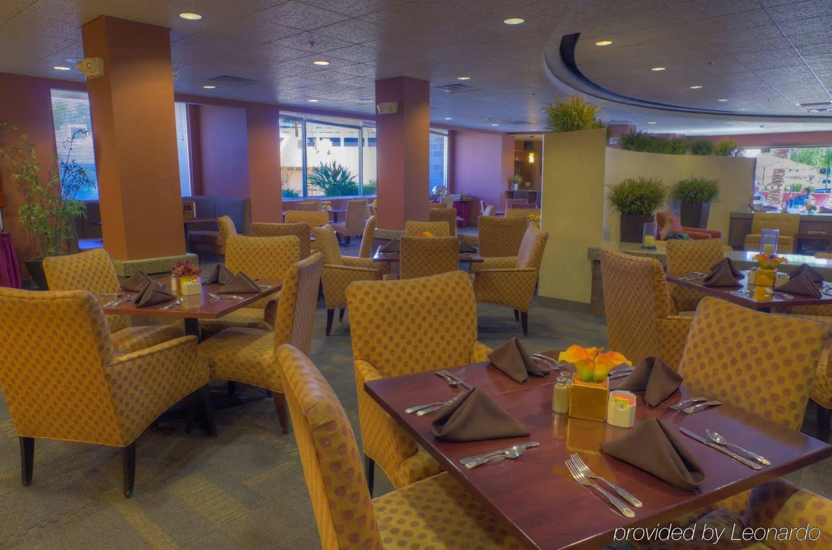 Holiday Inn Express & Suites Phoenix Midtown by IHG