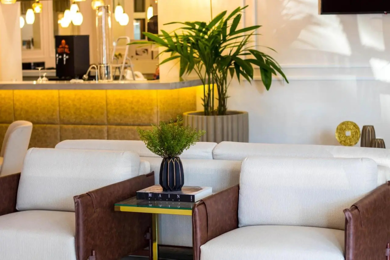 Lefel Hotel