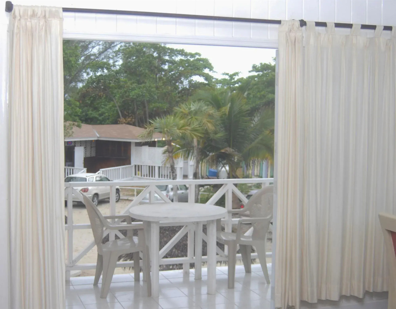 Coral Harbour Beach House And Villas